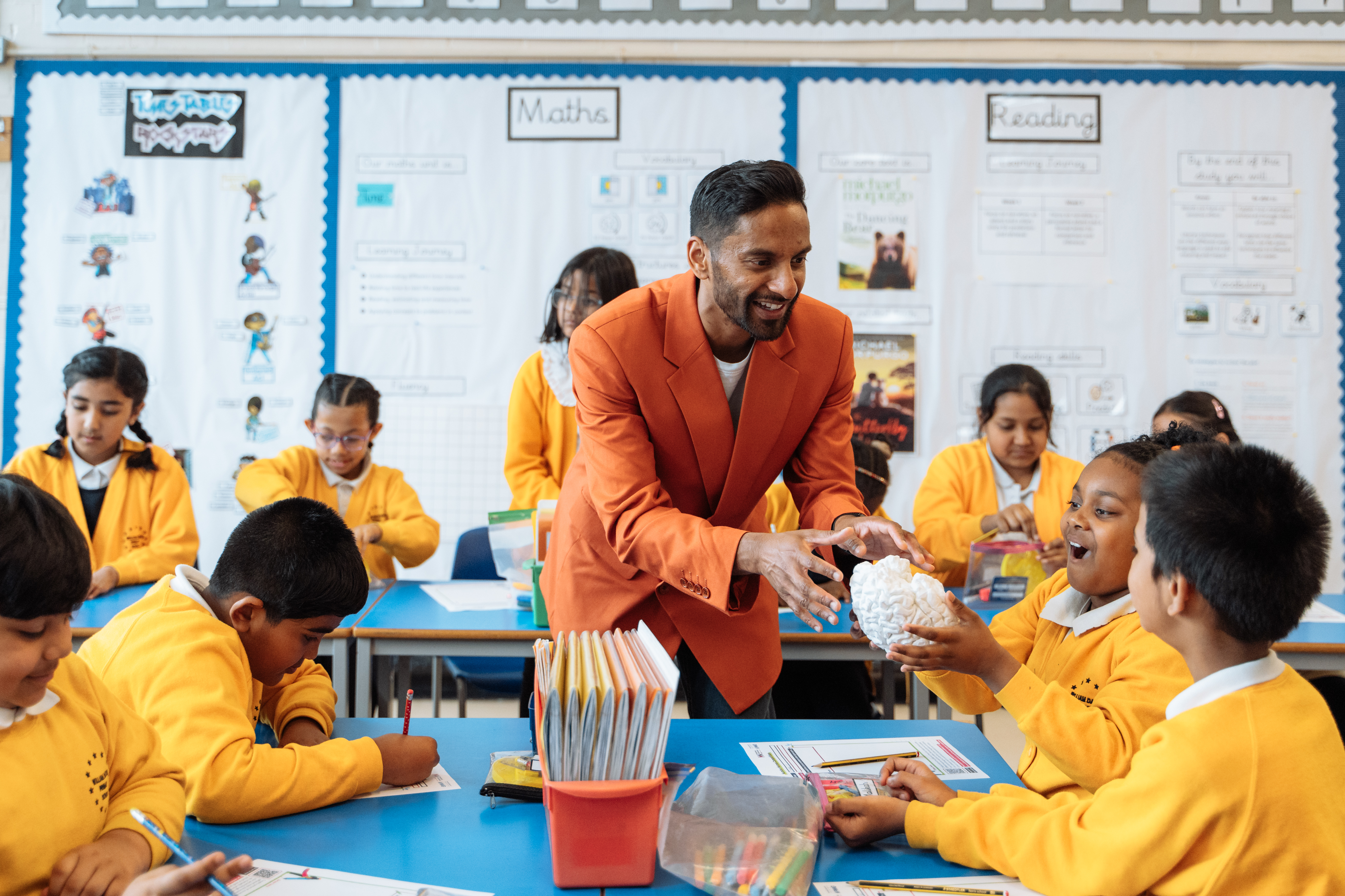 Bobby Seagull with children