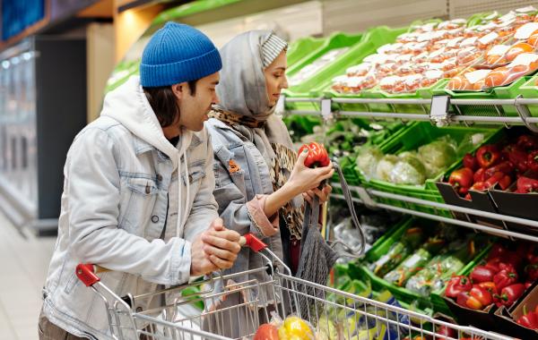 couple shopping in a supermarket